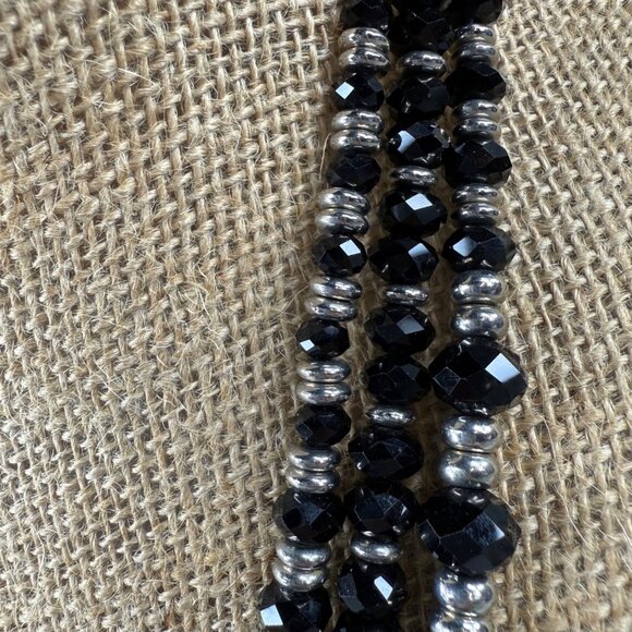 Black Faceted Beaded Necklace Three Strand Silver Tone Accents Vintage Classic - Picture 14 of 16